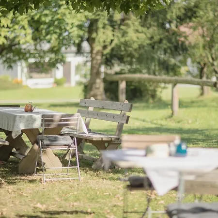 Landhof Lazarus Mini-hôtel 2*