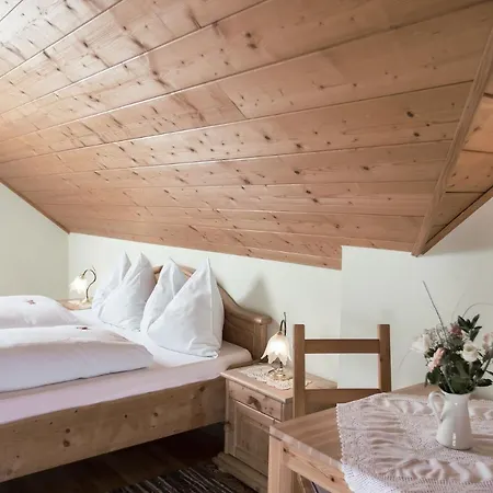 Landhof Lazarus Zajazd 2*